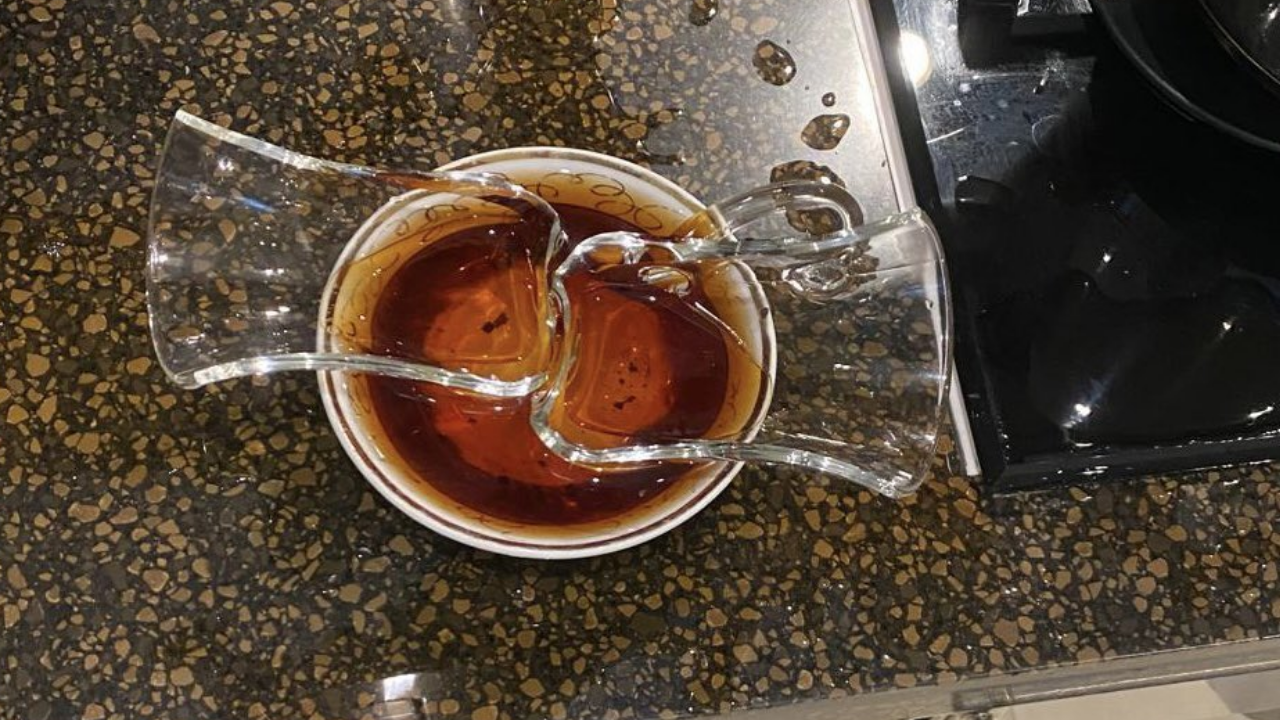 Çay Koyarken Çay Bardağı Neden Çatlar