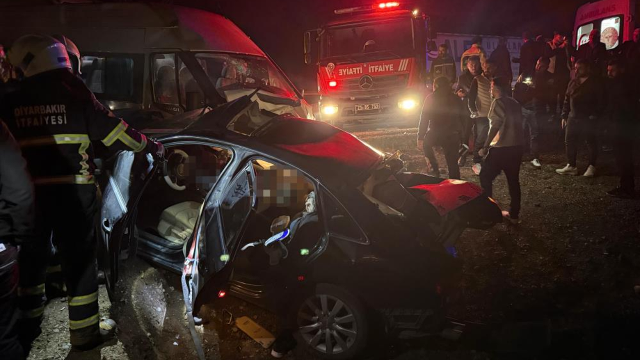 Diyarbakır’da Zincirleme Kaza 5 Araç Birbirine Girdi, 3 Ölü 14 Yaralı (1)