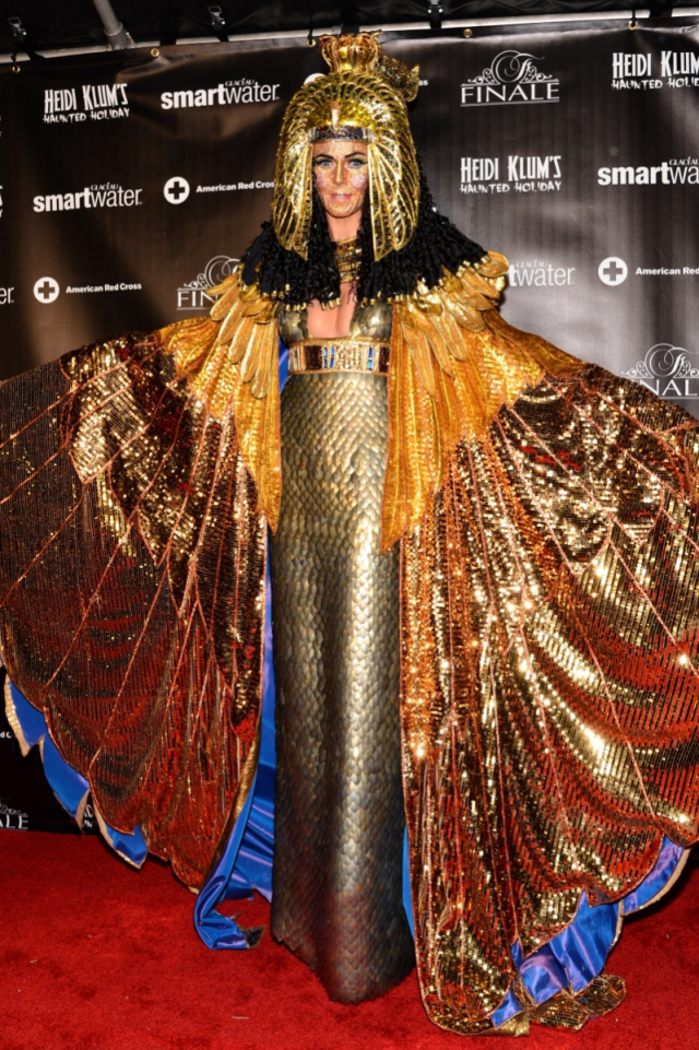 Heidi Klum Halloween Partisinde Yine Olay Yarattı! 33