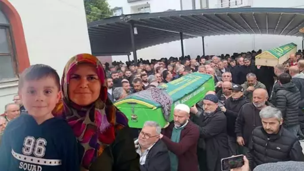 Kastamonu’da Oğlu Ile Hayatını Kaybeden Annenin Cep Telefonu Da Bulundu