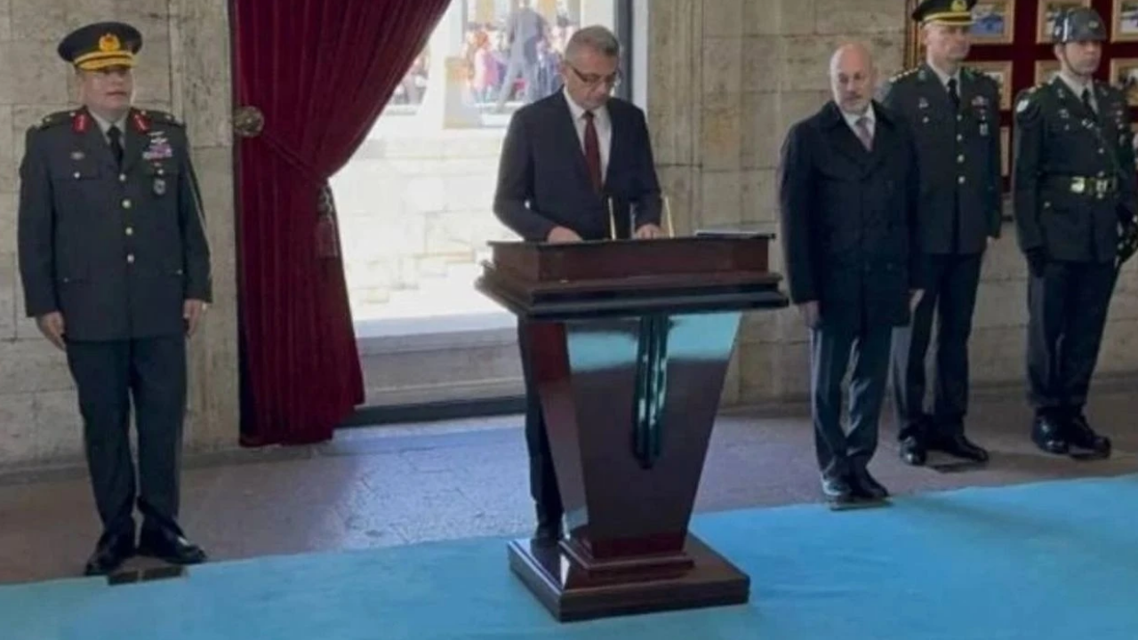 Kktc’nin Yeni Cumhurbaşkanı Tufan Erhürman, Anıtkabir’i Ziyaret Etti (2)