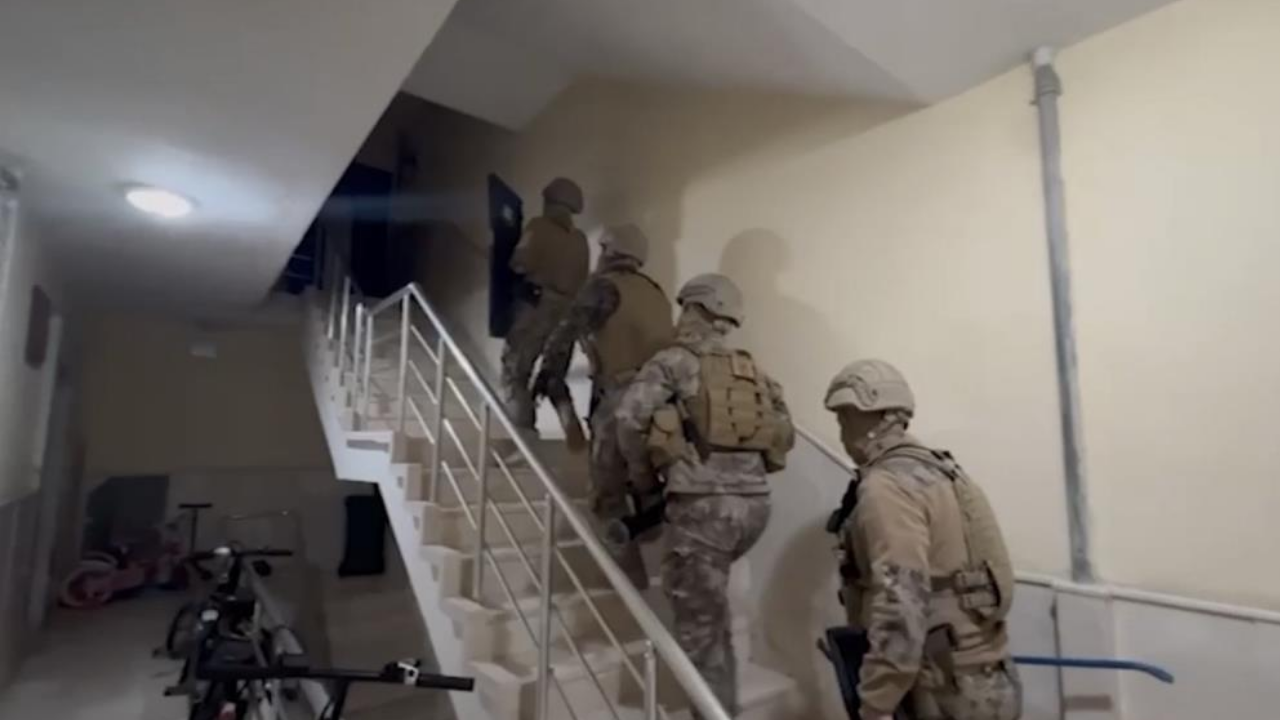 Konya'da Iki Suç Örgütüne Operasyon 73 Gözaltı, 530 Milyon Liralık Mal Varlığına El Koyuldu (1)