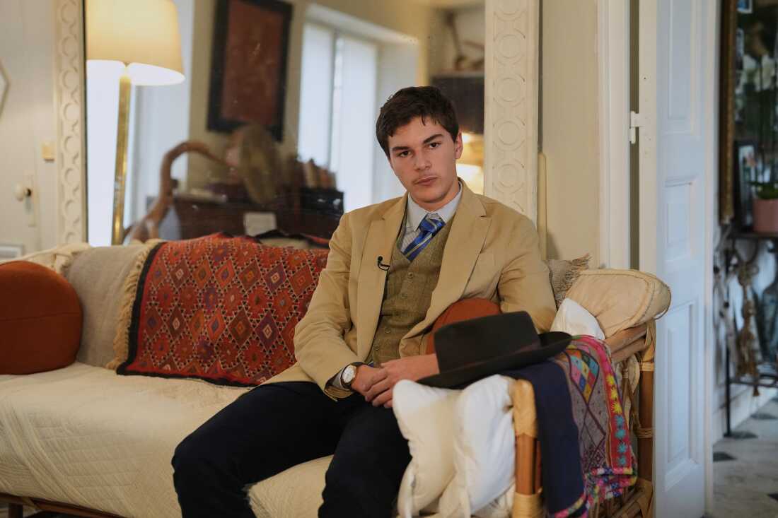 Louvre’daki “Gizemli Dedektif”In Sırrı Ortaya Çıktı! Herkes Yapay Zeka Sanmıştı... 3