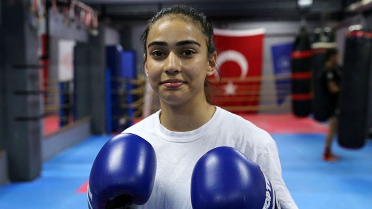 Özlem Melek Korkmaz (2)