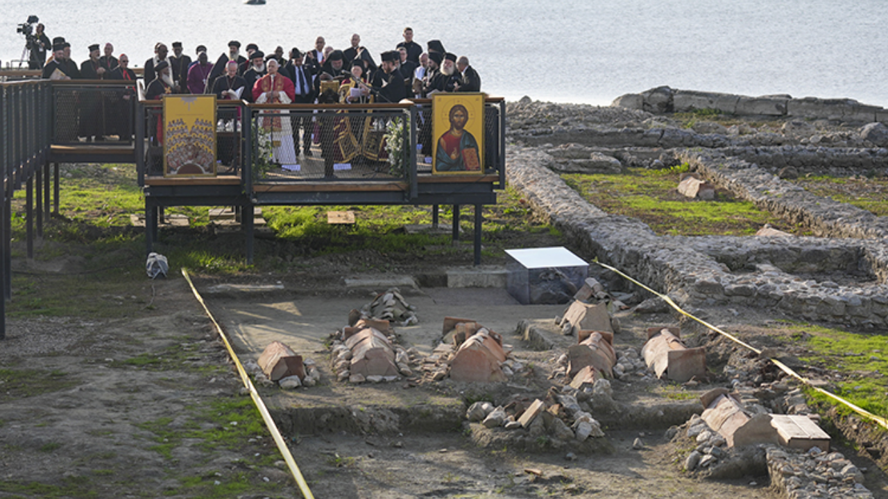 Papa 14. Leo İznik’te 1700 Yıllık Birinci İznik Konsili Ayinini Yönetti (1)