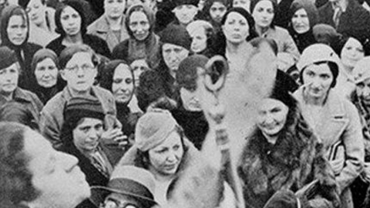 Atatürk Kadınlara Seçme Ve Seçilme Hakkı (2)