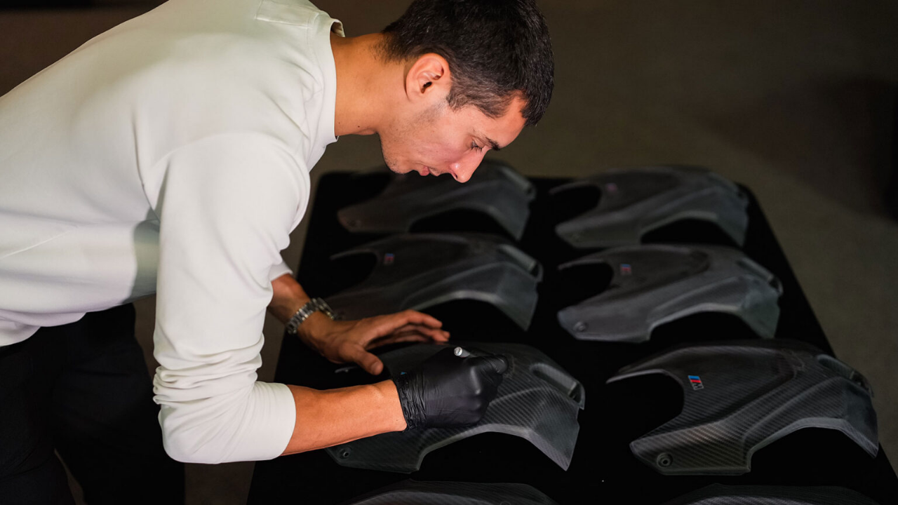 Bmw’den Toprak Razgatlıoğlu’na Şampiyonluk Imzalı Motosiklet Hediye