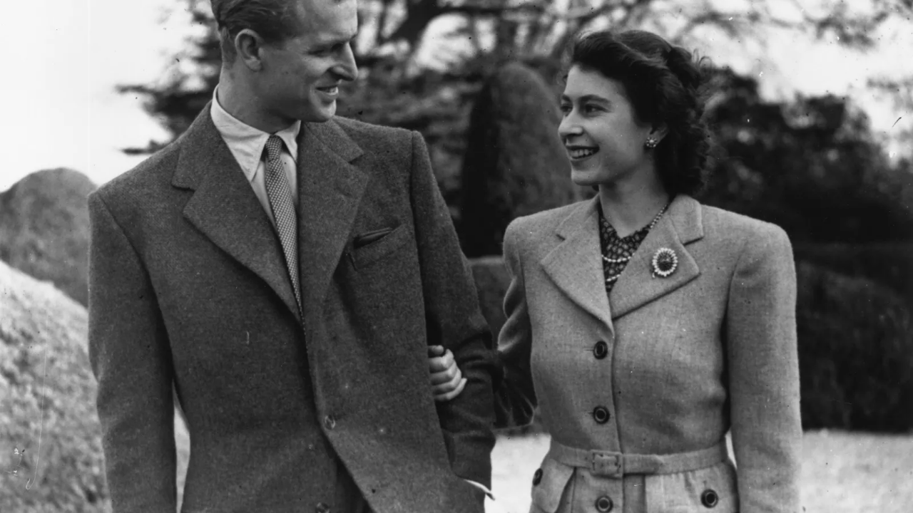 Buckingham Sarayı’nın Gizli Diplomasi Dili Kraliçe Elizabeth’in Broşları (6)