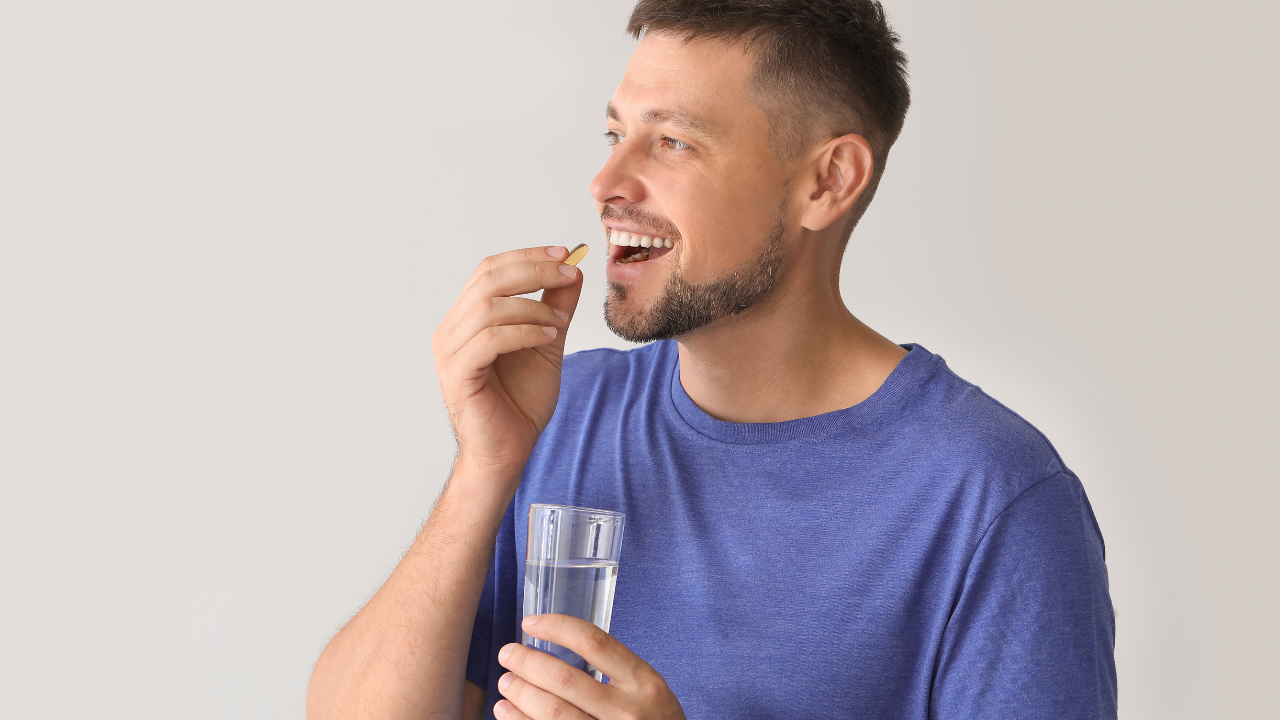 Hap Yutarken Dikkat! Bir Bardak Suyla Içmezseniz Yemek Borunuzu Tahriş Edebilir