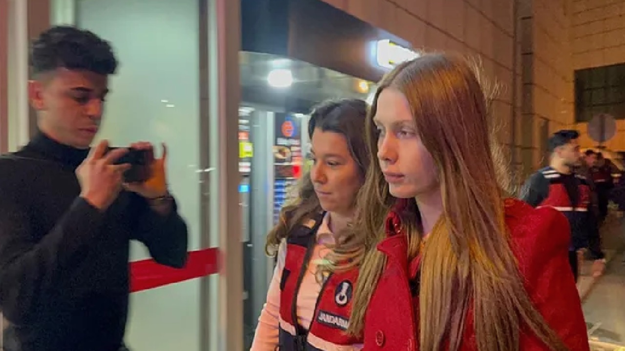 Yaleyna Tilki Esrar 3