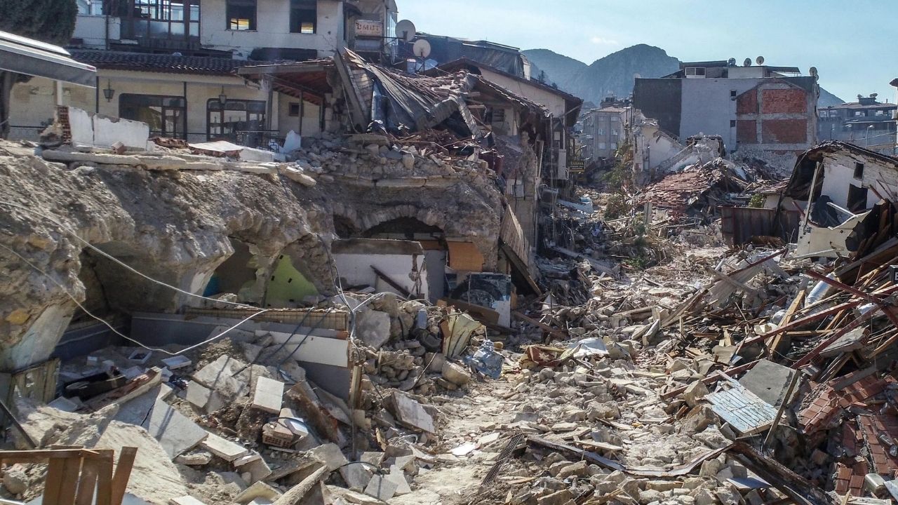 Deprem Konutlarında Bir Yıl Vaadi Üç Evrede Eridi İlk Yıl Gerçekleşme Yüzde 14 (9)